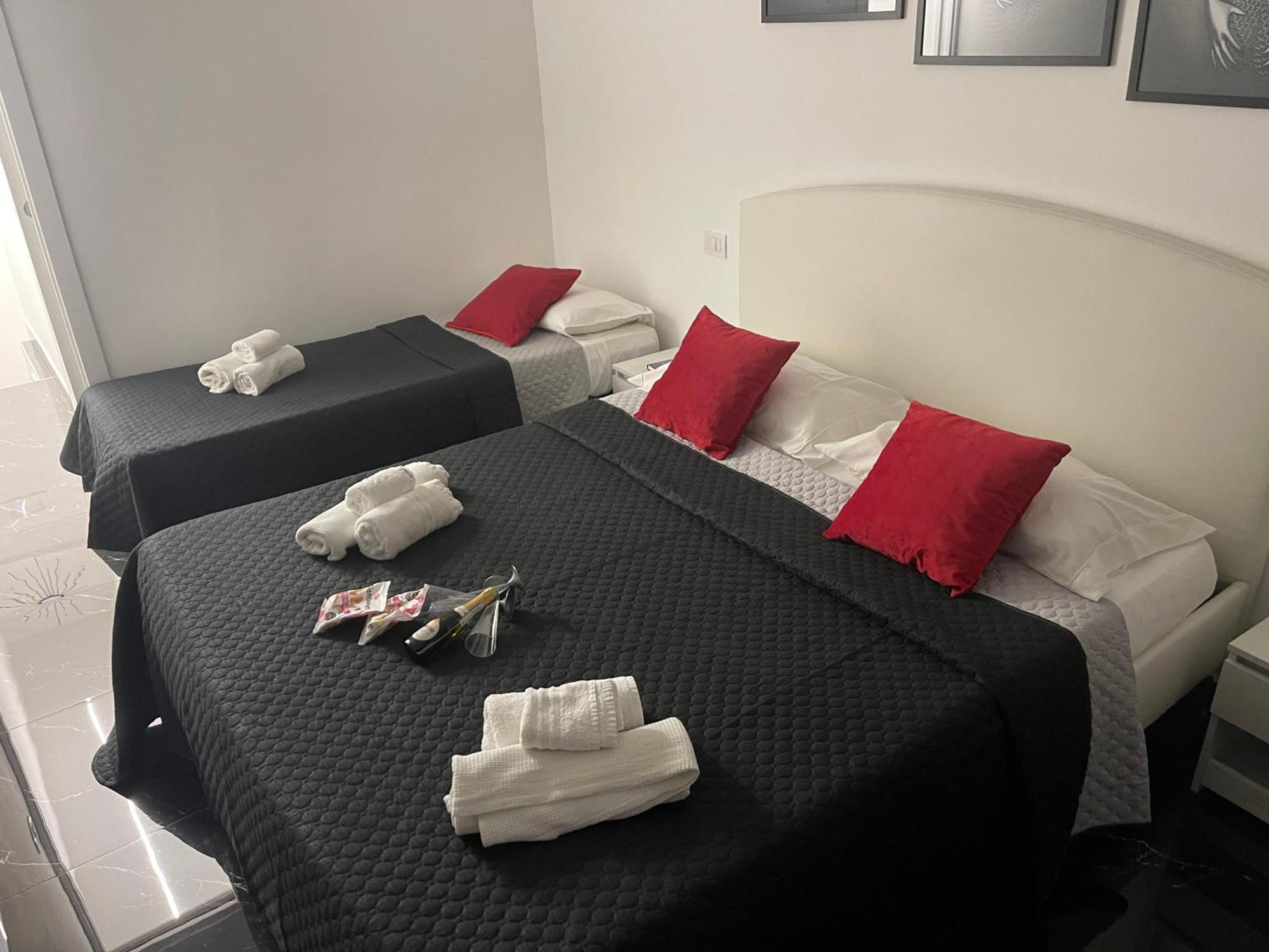 Hotel Lux House Naples Airport Exteriér fotografie